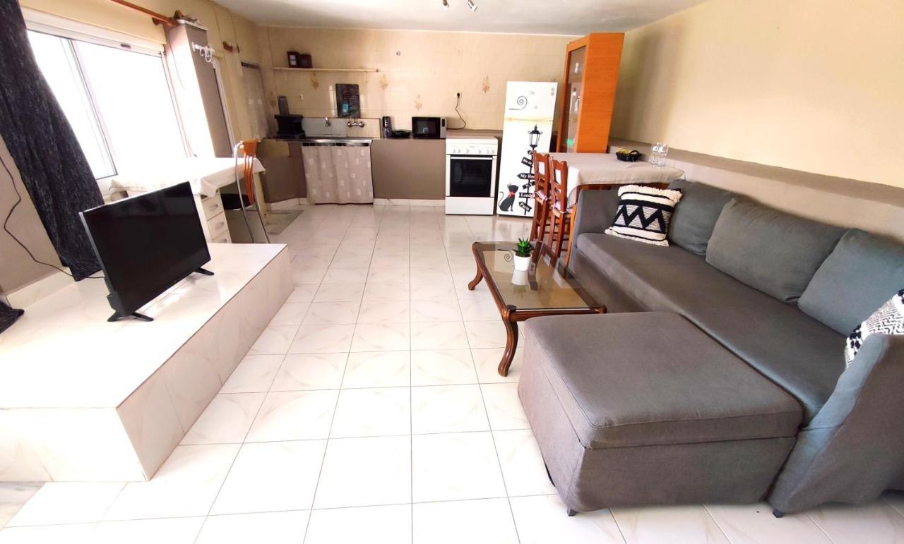 With A Garden Apartament *